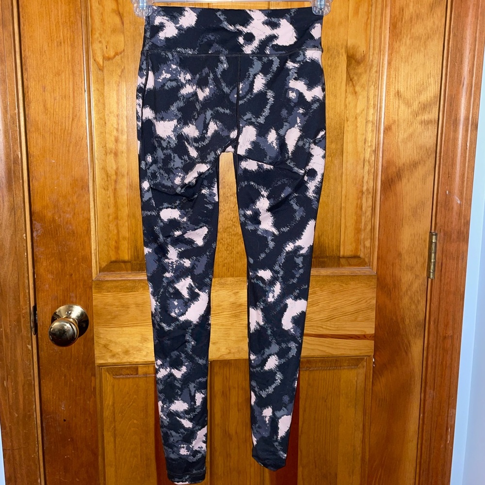 Camo Reebok athletic leggings - Picture 3 of 3